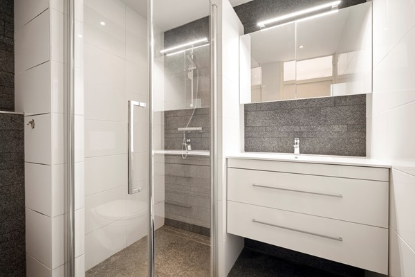 Medium property photo - S. F. Van Ossstraat 150, 1068 JM Amsterdam